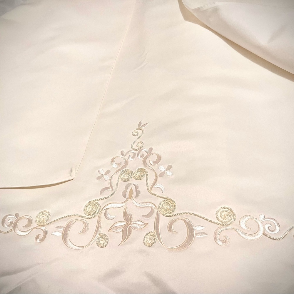 Beautiful David’s Bridals-Ivory Dress-Girl’s Size 12-Preowned-Good Condition - Picture 7 of 15